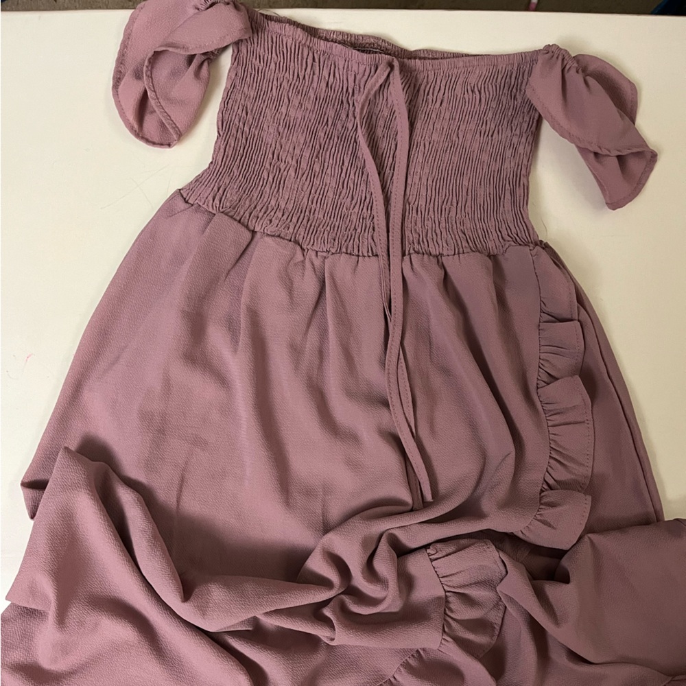 Very cute size 10-12 girls dress, good condition, smoke free home.
